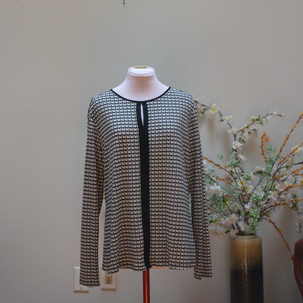 LIZ CLAIBORN TOP XL LONG SLEEVES BLUES AND GRAYS